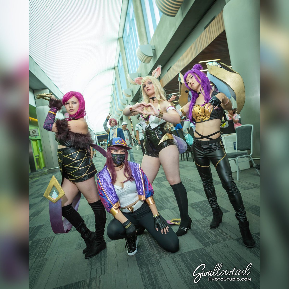 SwallowtailPS's tweet photo. Throwback to #crunchyrollexpo 2019

#anime #cosplay #cosplayer #crunchyrollexpo2019 #crunchyroll #アニメ #コスプレ #コスプレイヤー https://t.co/jnJgUjKO0J