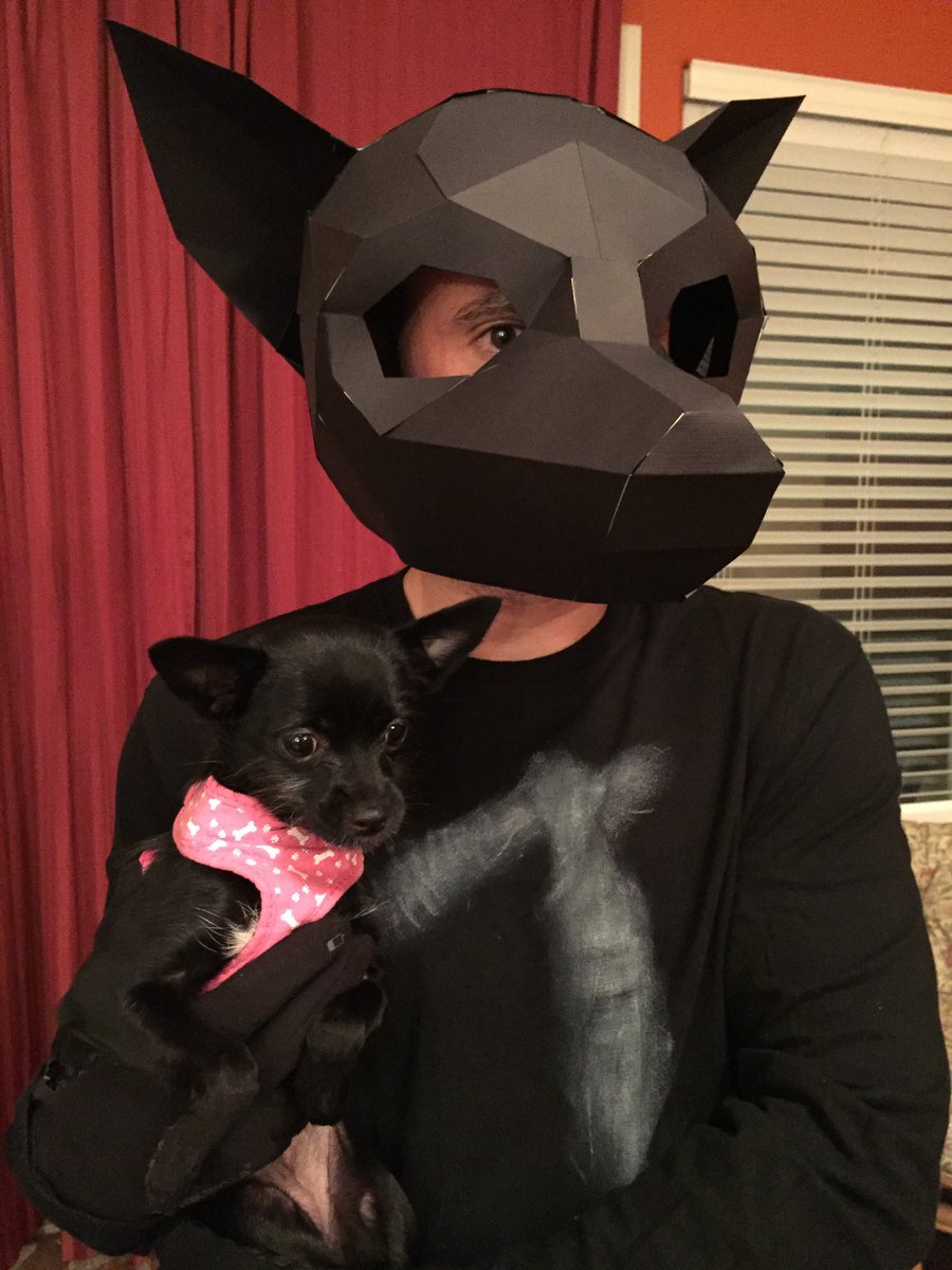 goppie's tweet image. Post a picture of yourself as the leader of an underground organization without downloading anything new.