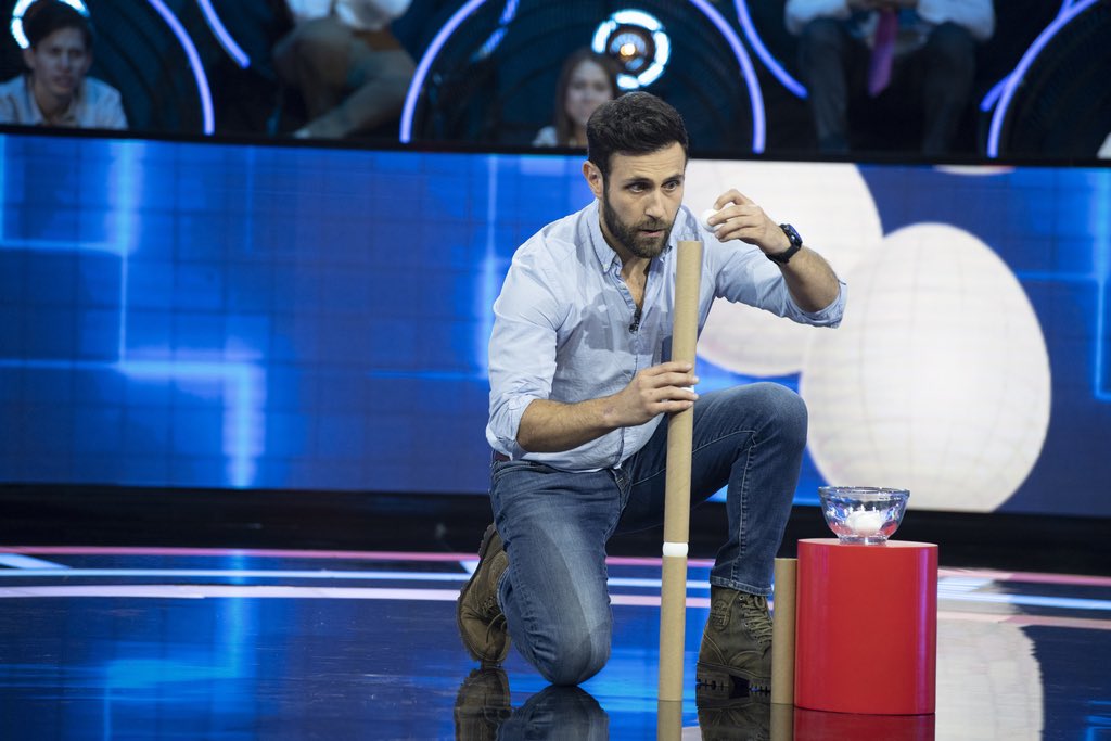 ¡En su segunda oportunidad, <a href="/FerroCarlos/">Carlos Ferro</a> logra triunfar en la Torre de Huevos! 💪⏰ #MinutoParaGanarVIP