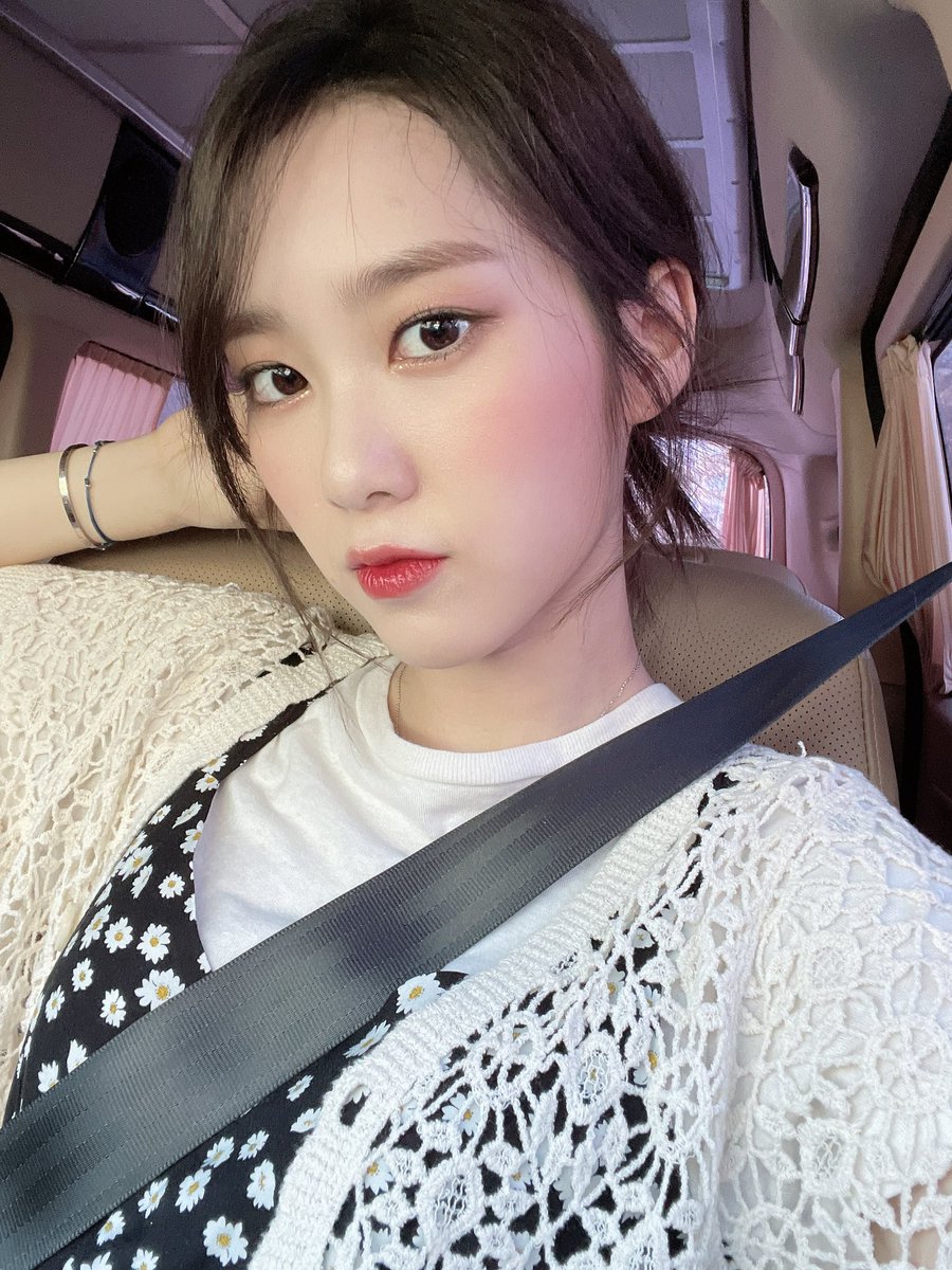 WM_OHMYGIRL's tweet photo. #오다주웠지호 
다들 힘내요!! https://t.co/VlNTeZ1S5t