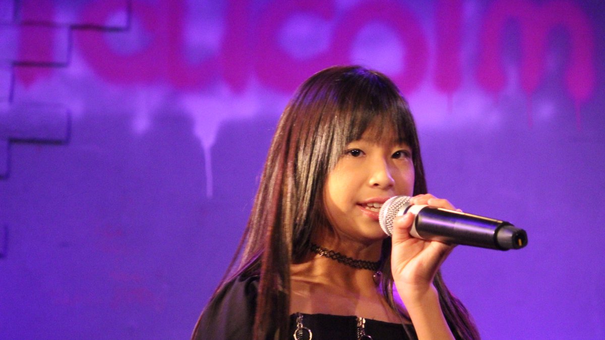 Sy5Gr6JOcLvdZdn's tweet photo. #8月7日 #clubMalcolm
#IDOLSCRAMBLE から
#早乙女ゆあ その⑨
舌っ足らずはもうないね。滑舌良くなった。
声量、自力も上がったかな
歌い方に【遊び(余裕)】が出て来たと感じる。 https://t.co/zYlQ2ekfgF