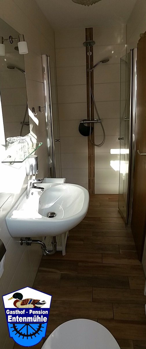 GasthofBayern's tweet photo. 🇩🇪 Dein #Urlaub im #Fichtelgebirge 🥾🥾🚶‍♀️🚶🚴

Komm zu uns 🛌🚽🚿 Zimmer frei starten Sie Ihre Buchungsanfrage hier unter

🌍👉 https://t.co/86f9mgwTvW 👈🦆

#gefreesistgut #essbaresfichtelgebirge #genussregionoberfranken #urlaub2021 #Gasthof #Pension #Entenmühle #franken #bayern https://t.co/GTzw7L2Y9M