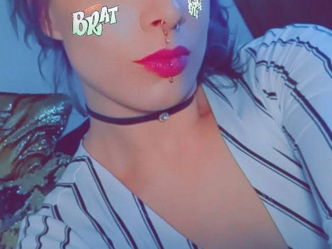 I'm online right now on Skyprivate - pay-per-minute system for Skype live shows. Call me right now in