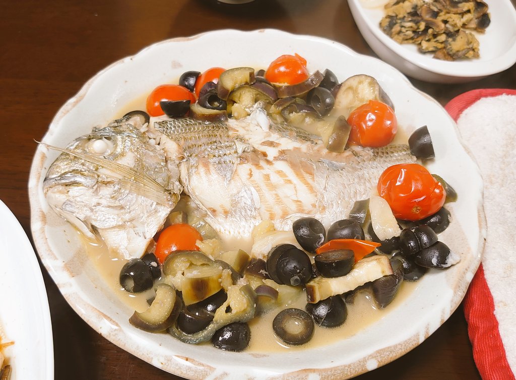 まち على تويتر タコ解体した ヘダイのアクアパッツァ 生たこの刺身 タコージョ