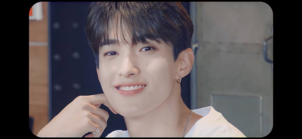 solboolicious's tweet photo. lost in our memories | seokhao short filo drabble

same spot. same beverage. same photo. seokmin wonders why the customer that almost every day visiting the coffee shop, has always the painful smile after the shutter of the camera. https://t.co/57gCxUN2EJ