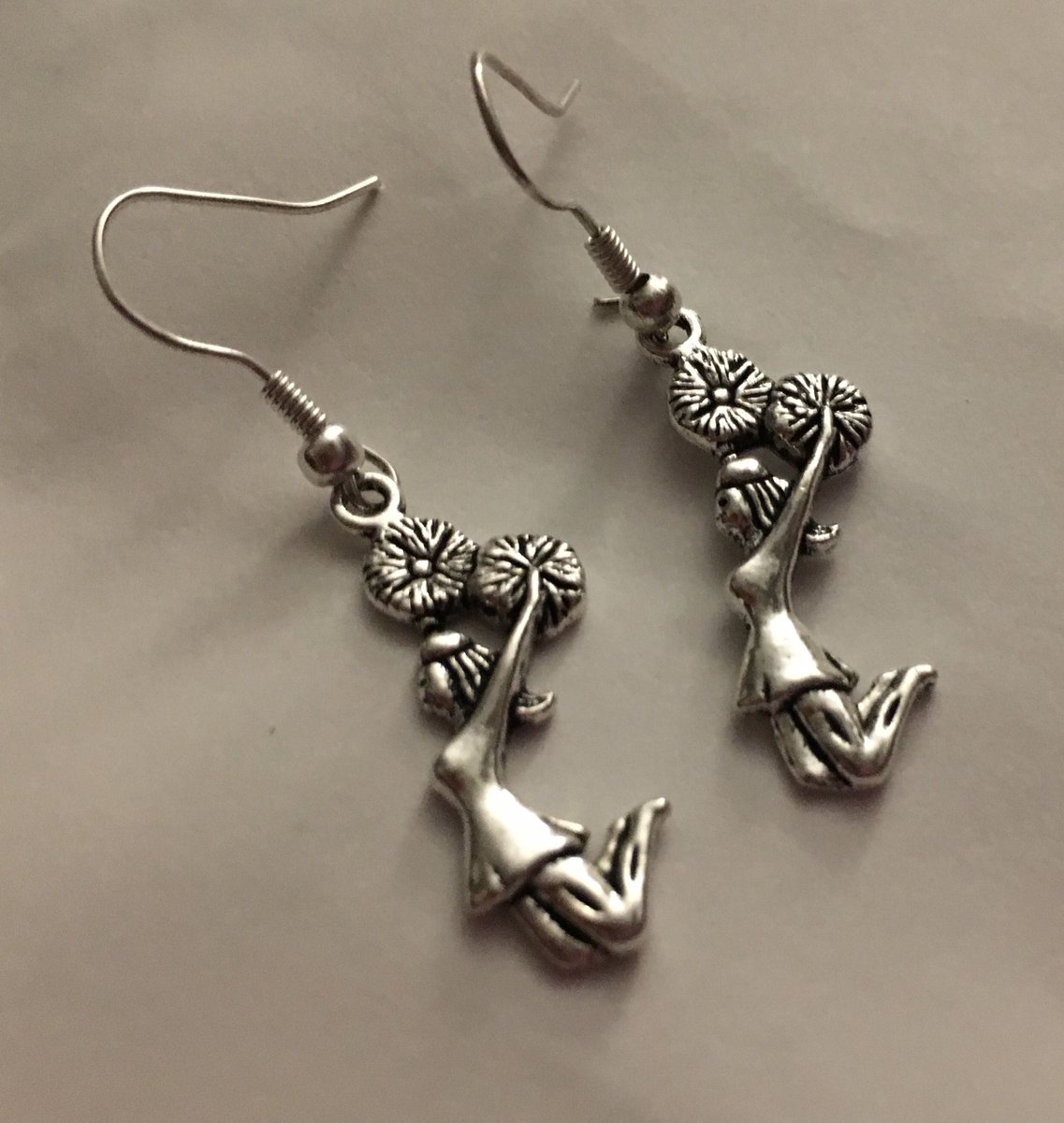 etsybohojewelry's tweet photo. #Cheerleader #CharmEarrings #dance #girlcharm #tumbling #stunt #Americheer #NCA #ICU #dancers #dancelover #charmbracelet #dance #handmadejewelry #etsy #handmade #crafts #art #jewelry #giftsforher #giftideas #hiphop 10$ only with freeshipping usa 👉👉👉
https://t.co/X9FlzZCGAp https://t.co/TVAW73oogb