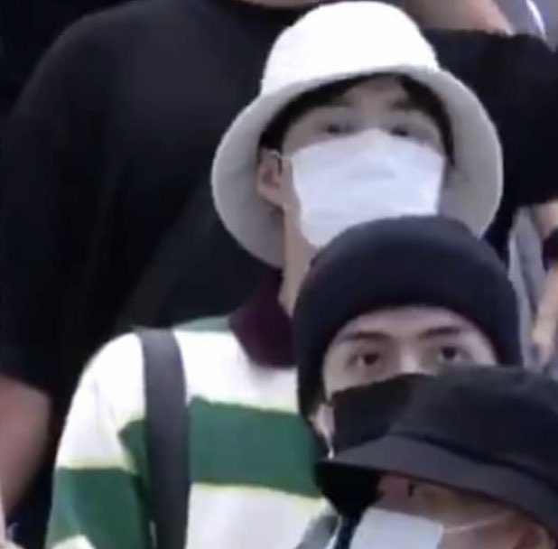 cutienongbaek's tweet photo. พี่จุนกลัวชานแบคโป๊ะอะรัยขนาดนั้น 555555555555 https://t.co/jhdja9QemL