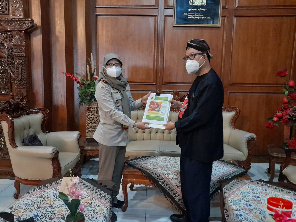 BarantinRI's tweet photo. SobatQ pernah coba makan Durian Kromo? Durian lokasl asal Banyumas ini siap di dorong jadi komoditas ekspor tahun depan.

Baca berita lengkap di sini : 
https://t.co/Lci7IHmaYb

@MIDdotcom @ElshintaDotcom @ditjenhorti 

#Gratieks https://t.co/jY6FXCTKs2