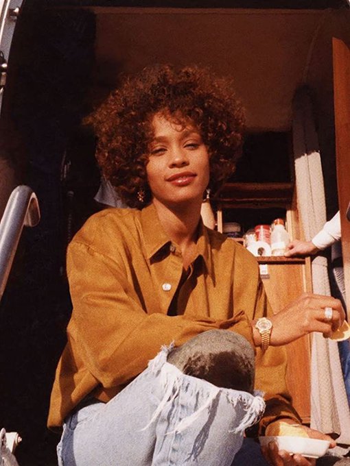 Happy Heavenly Birthday to the voice, Whitney Houston  