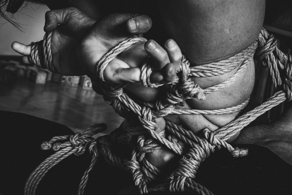 TakoOcto's tweet image. Sometime we do ropes... 
with the amazing NoctuaNoir

#photo #pic #noflash #picture #art #toetorture #toe #feet #foot #fingertorture #finger #kinbaku #rope #yukaryu #yuka #floorwork #trust #ropeconnection #shibariart #intimacy #semenawa #kinbakubi #nawashi #bakushi #trust