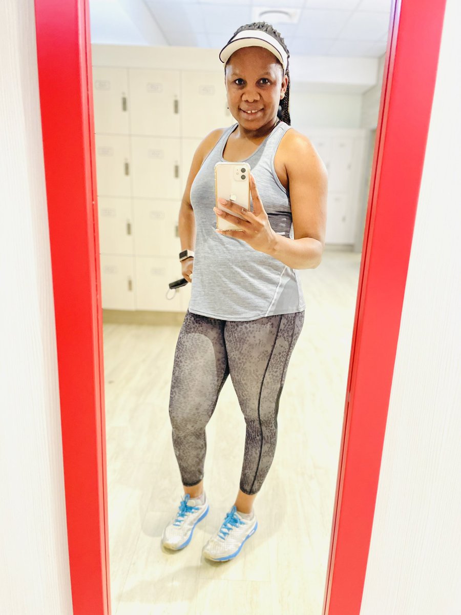 MrsDeeMakhosi's tweet photo. Happy Women's Day💐💫💕
#ShapeClass
#TrainingWithTumiSole
#RunningWithTumiSole
#FetchYourBody2021 https://t.co/OELvqUMwfs