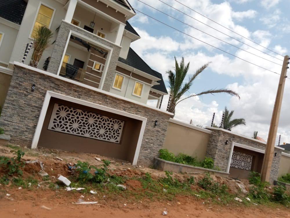 SaharaReporters's tweet photo. REVEALED: Multi-million Naira Property Built By Nigeria's Attorney-General, Malami For 22-year-old Son Uncovered | Sahara Reporters https://t.co/ub8qiSzwgQ https://t.co/8HPxOz8rO5