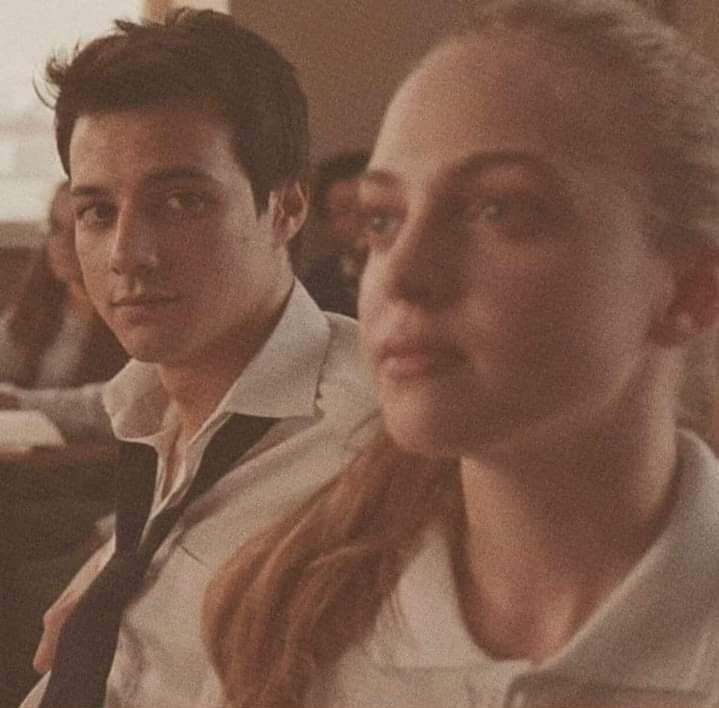 " لو كان مُشتاقًا لأتَى ، ولو كان مُحبًا لحكَى ❤️ "