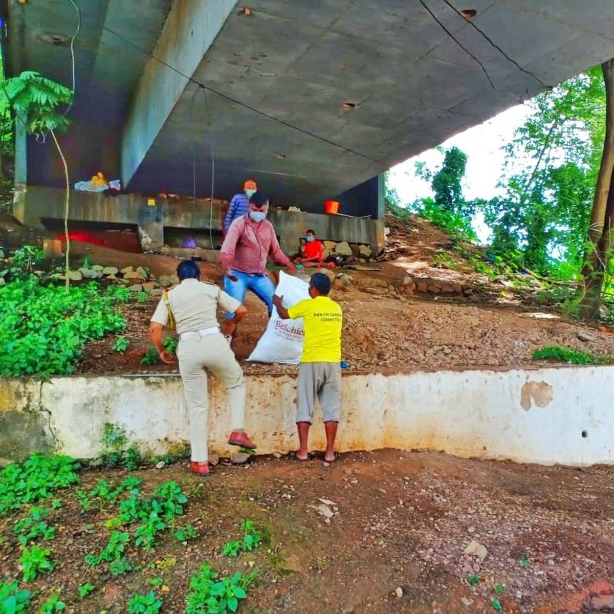 ccpmayor's tweet photo. CCP has initiated a program to relocate all the homeless people from the streets. Some of these people are a nuisance, can become violent and pose a danger to the public including dirtying areas and harassing locals. Relocation Program will be be an ongoing process by CCP. https://t.co/qmZxV7PT1m