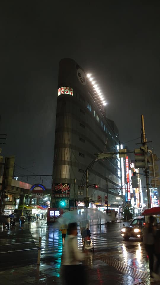 BladePolice's tweet photo. Holidays in Japan 🌃
No flying cars yet, no umbrellas with fluorescent handles…

Blade Walker: Low Police is a VR graphic adventure, in a #cyberpunk-#noir-#synthwave city.

https://t.co/u3xVPcPSBY
#vrgaming @SideQuestVR @OculusGaming @OQPlay #vr #OculusQuest #bladerunner https://t.co/jNqAX5Scmp