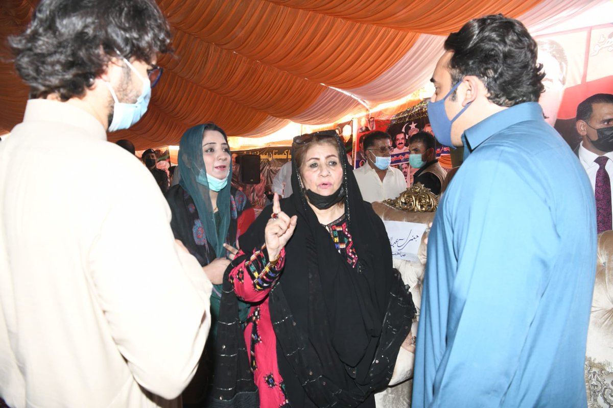 PeopleDiplomacy's tweet photo. کوئٹہ میں گرینڈ شمولیتی جلسے میں چئیرمین پیپلز پارٹی بلاول بھٹو زرداری سے گفتگو 
@BBhuttoZardari 
شکریہ ادی غزالہ گولا
شکریہ بھائی @JunaidSaleemJD 

����🙏🙏🙏🙏🙏🙏❤❤❤❤❤❤ https://t.co/g7HG3EowOp