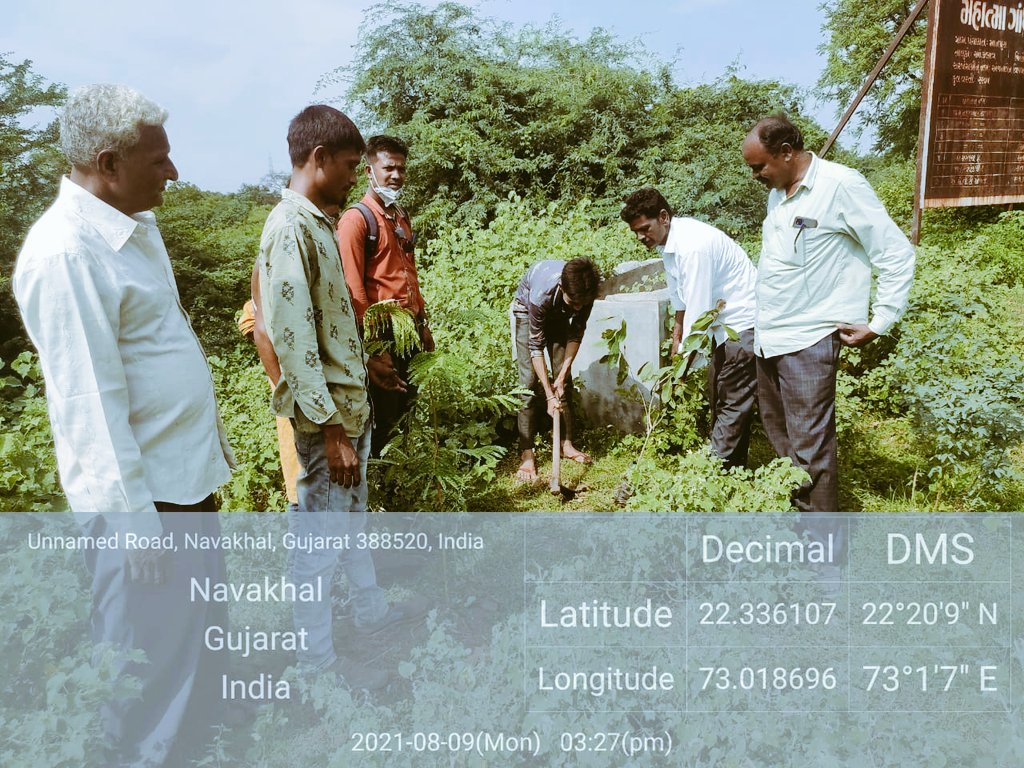 MAnklav's tweet photo. તા.૦૯/૦૮/૨૦૨૧
સોમવાર

આજ રોજ આંકલાવ તાલુકામાં મનરેગા યોજના હેઠળ જુદા જુદા ગામોમાં વનીકરણ કાર્યક્રમ યોજવામાં આવેલ હતો. જેમાં મનરેગા શ્રમિકો દ્વારા વૃક્ષારોપણ કરવામાં આવ્યુ.

@AnandMgnrega 
@MGNREGAGujarat 
@TdoAnklav https://t.co/uf4PAwvdxJ