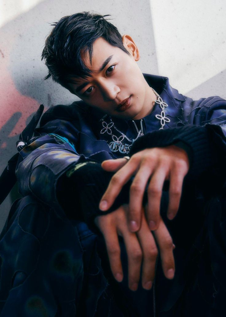 || Minho Version ||

LIKE - For A DM. 

RETWEET - For A Cock Pic In Your DM.