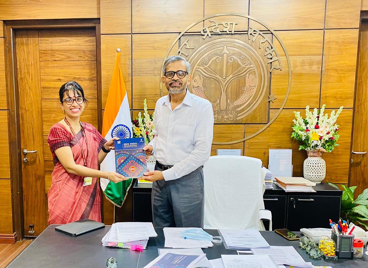 NITIAayog's tweet image. Adviser @SanyuktaSam1 discussed the performance of #UttarPradesh in #SDGIndiaIndex 2020-21 &amp;amp; Multidimensional Poverty Index (#MPI) with @ChiefSecyUP RK Tiwari. 

Efficient design &amp;amp; execution by States + robust monitoring by the Centre will fast-track #SDG achievements. 🙌