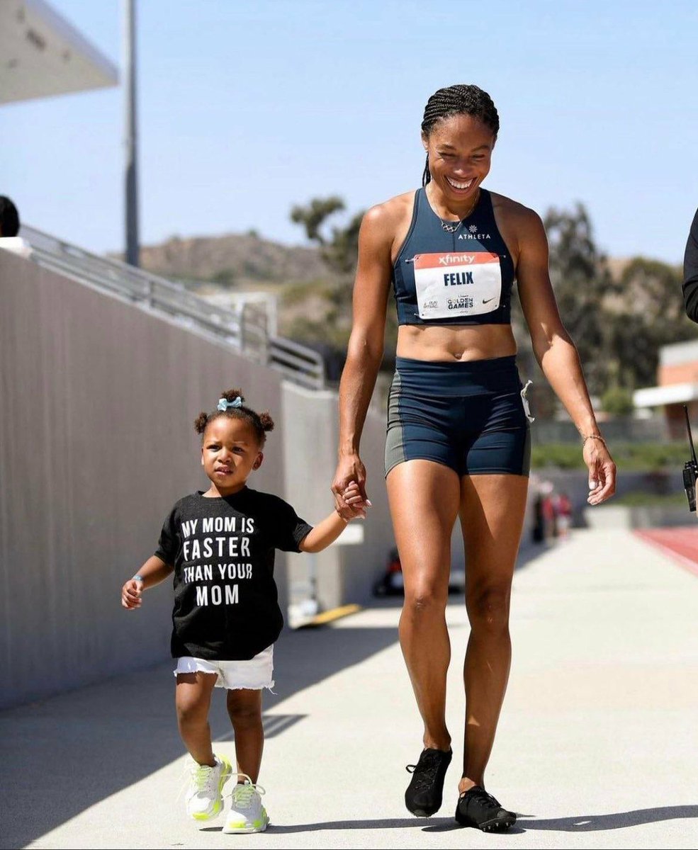 Allyson Felix, the USA's most decorated track and field athlete in Olympic history (with 11 Olympic medals earned), and her daughter.

Love her t-shirt 👏.
