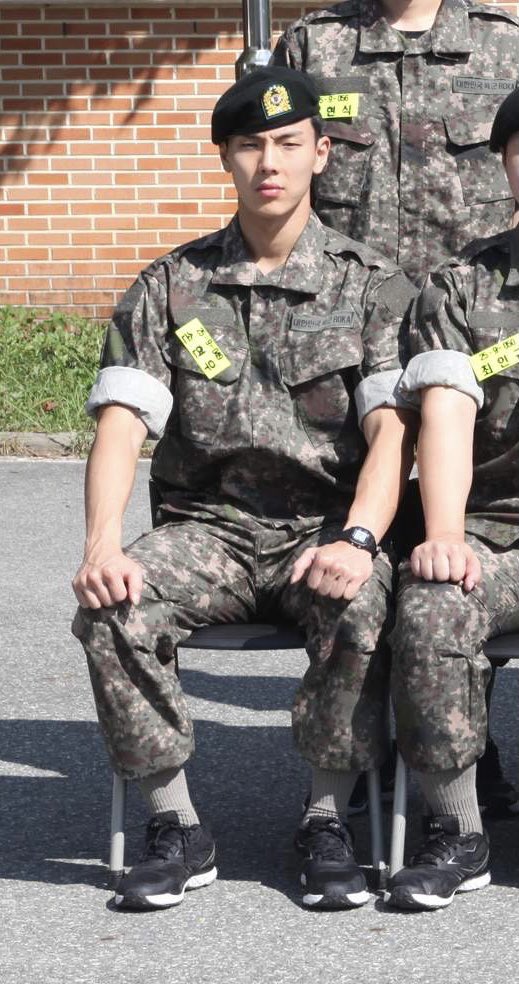 nunudanaa's tweet photo. 🥺🥺🥺🥺🥺🥺 sir your name tag is crooked i can fix it 🥺🥺🥺 https://t.co/7i02MbzzlN