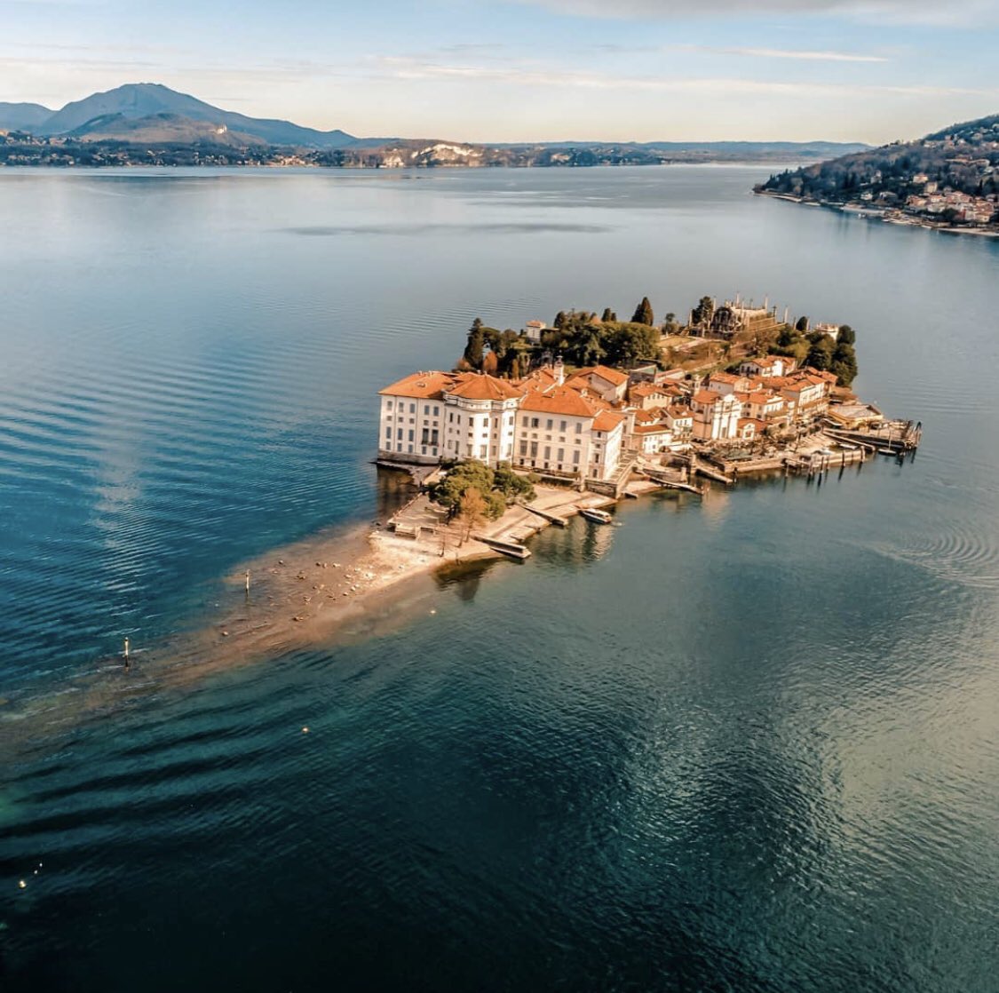 PrincipeSavoia's tweet photo. The wonders of Lake Maggiore:
often considered the most peaceful of Northern Italy’s lake, Lake Maggiore is just an hour from Milan by car. Discover this wonderful area with us! #browsingitaly https://t.co/q8NPlcwjw3