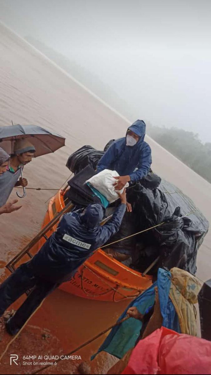 MahaC19PECOnet's tweet image. @THEPULSEOFYOUN1 with the support of @UNICEFIndia #PersistentFoundation &amp;amp; @RISEInfinityF distributed WASH Materials in 4 Relief Camps in #Patan, 500 dry food kit along with other essentials in #mahabaleshwar &amp;amp; Dry ration kit, Cloths and other essentials in #Mirajgaon, #sangali.