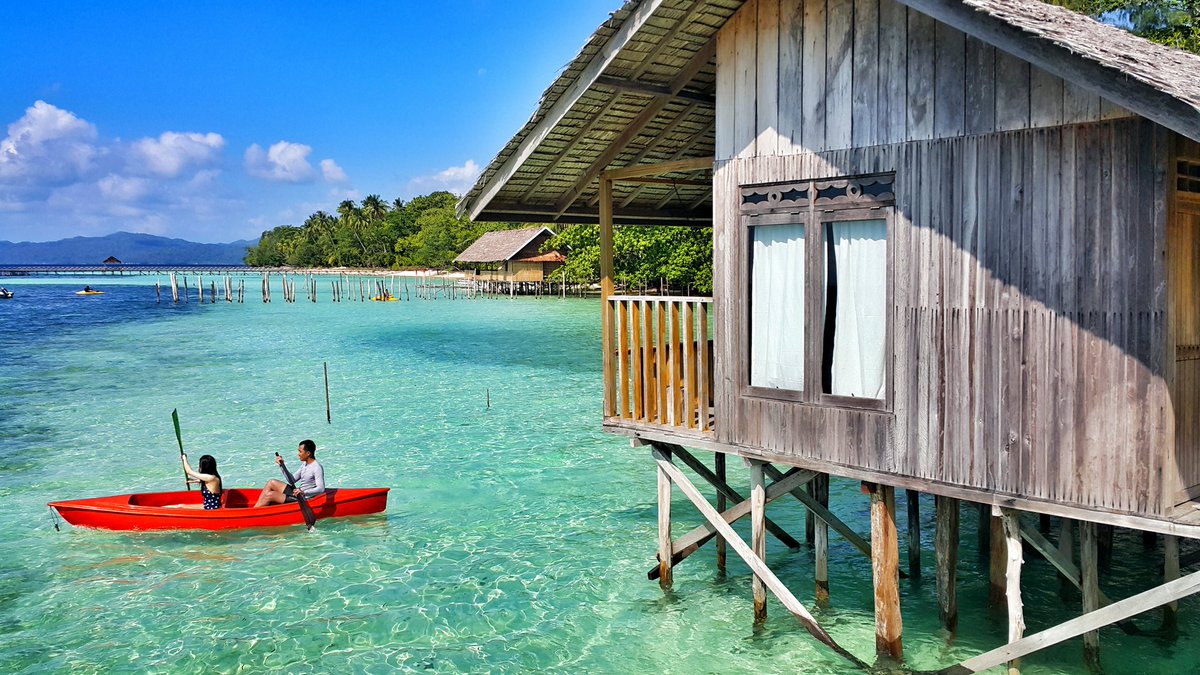 hamueco's tweet photo. Kalau PPKM level 4 sudah tidak perpanjang, kita ke HamuEco Raja Ampat. https://t.co/tisrUOxUAG https://t.co/1vqa91LmTn