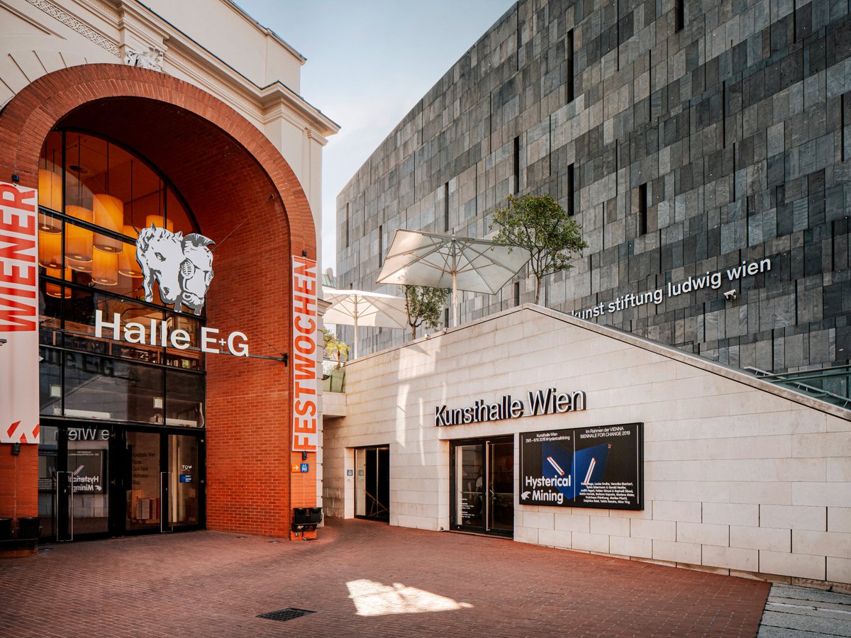 _vienna_info_'s tweet photo. The popular cultural area @mqwien is getting back into full swing again. Just stop by – you will find lots going on there all summer long: https://t.co/7U8A1jXKro © Paul Bauer, Peter Rigaud #ViennaOpenNow #ViennaNow https://t.co/tp45jkneo4