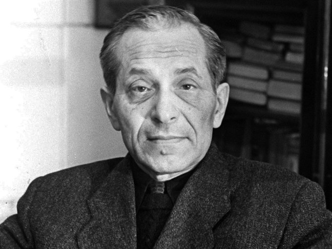 RusEmbSriLanka's tweet photo. 🗓️On August 9⃣, 1⃣8⃣9⃣4⃣, #Soviet #satirical #writer🖊️ Mikhail #Zoshchenko was born. With his deadpan style and sly wit, he quickly became one of the most popular #writers✍️ in the #USSR. His #shortstories📖 and #sketches were among the best comic #literature📚 of that time. https://t.co/P6wL8XA3eF