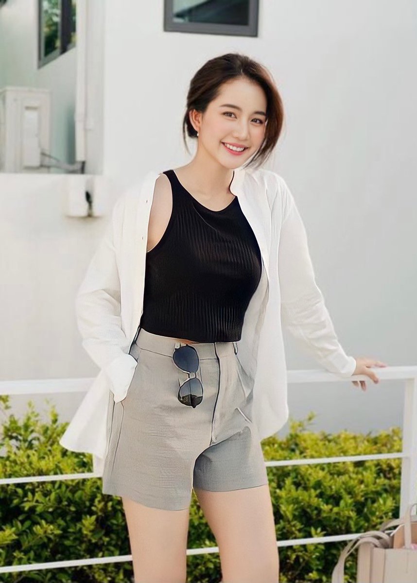 AllAboutBobo's tweet photo. สาว Uniqlo 
#โบว์เมลดา #bow_maylada #croppedT #UNIQLO @UniqloThailand https://t.co/qrTekBTYY2
