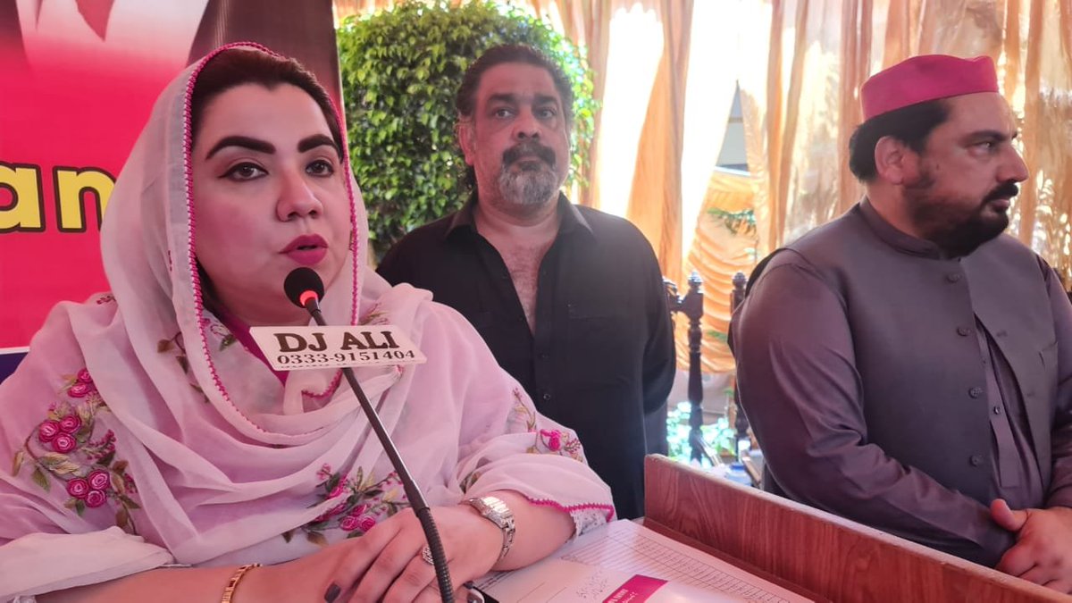 ANPMarkaz's tweet photo. پشاور ڈویژن کیلئے تشکیل کردہ کمیٹی کا مرکزی سینئر نائب صدر امیرحیدر خان ہوتی کی سربراہی میں دورہ پشاور۔ پی کے 76 کے تنظیمی اجلاس سے مرکزی سیکرٹری مالیات سینیٹر حاجی ہدایت اللہ خان اور صوبائی ترجمان ثمرہارون خطاب کررہے ہیں۔ 
#ANPPeshawar | #AmeerHaiderKhanHoti https://t.co/EP6CVkYajf