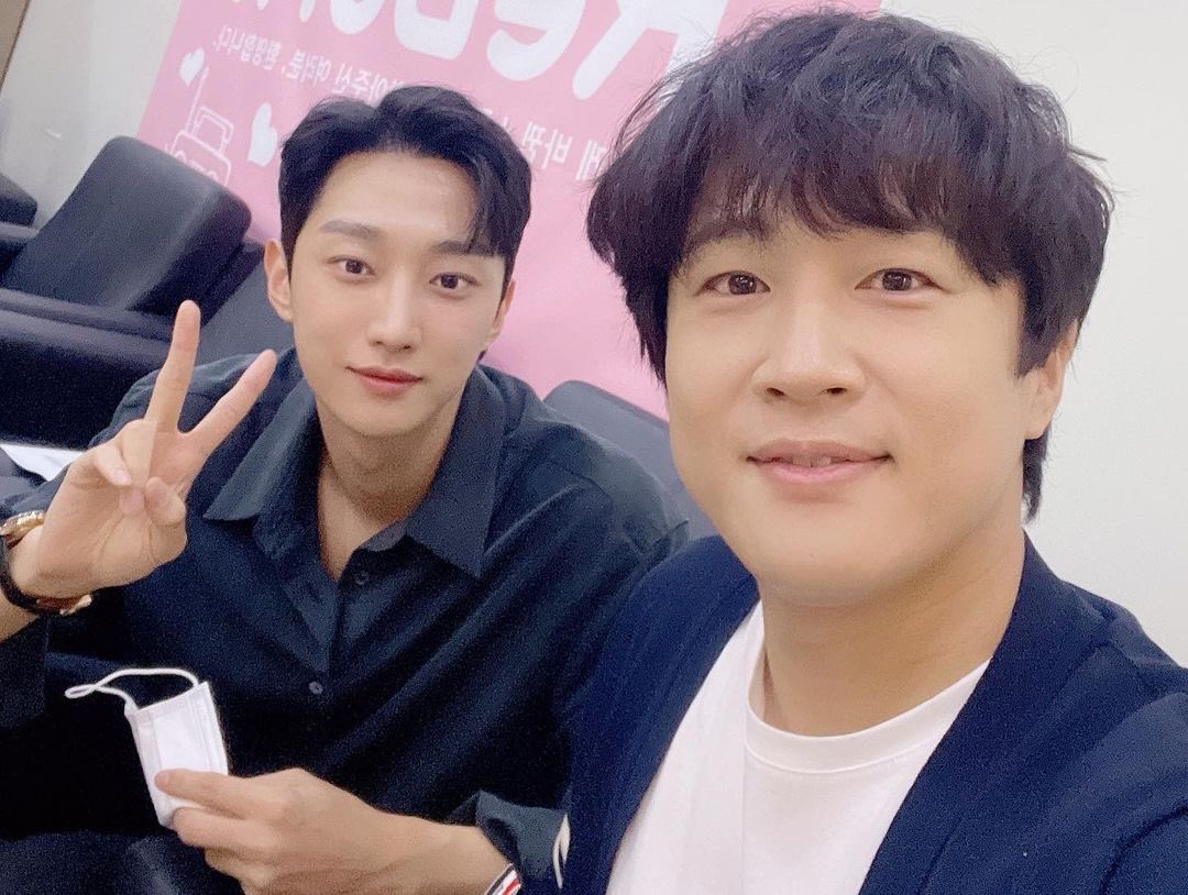 _blooming11JY18's tweet photo. 만남의 광장 with 차태현, 진영, 정수정 full ver. /[정은지의 가요광장] l KBS 210809 방송 https://t.co/6dKOb3b922 - @YouTube

#진영 #정진영 #경찰수업 #가요광장 #kbsdrama #첫방송 https://t.co/6LYRwE9diI