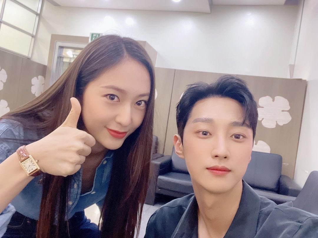_blooming11JY18's tweet photo. 만남의 광장 with 차태현, 진영, 정수정 full ver. /[정은지의 가요광장] l KBS 210809 방송 https://t.co/6dKOb3b922 - @YouTube

#진영 #정진영 #경찰수업 #가요광장 #kbsdrama #첫방송 https://t.co/6LYRwE9diI