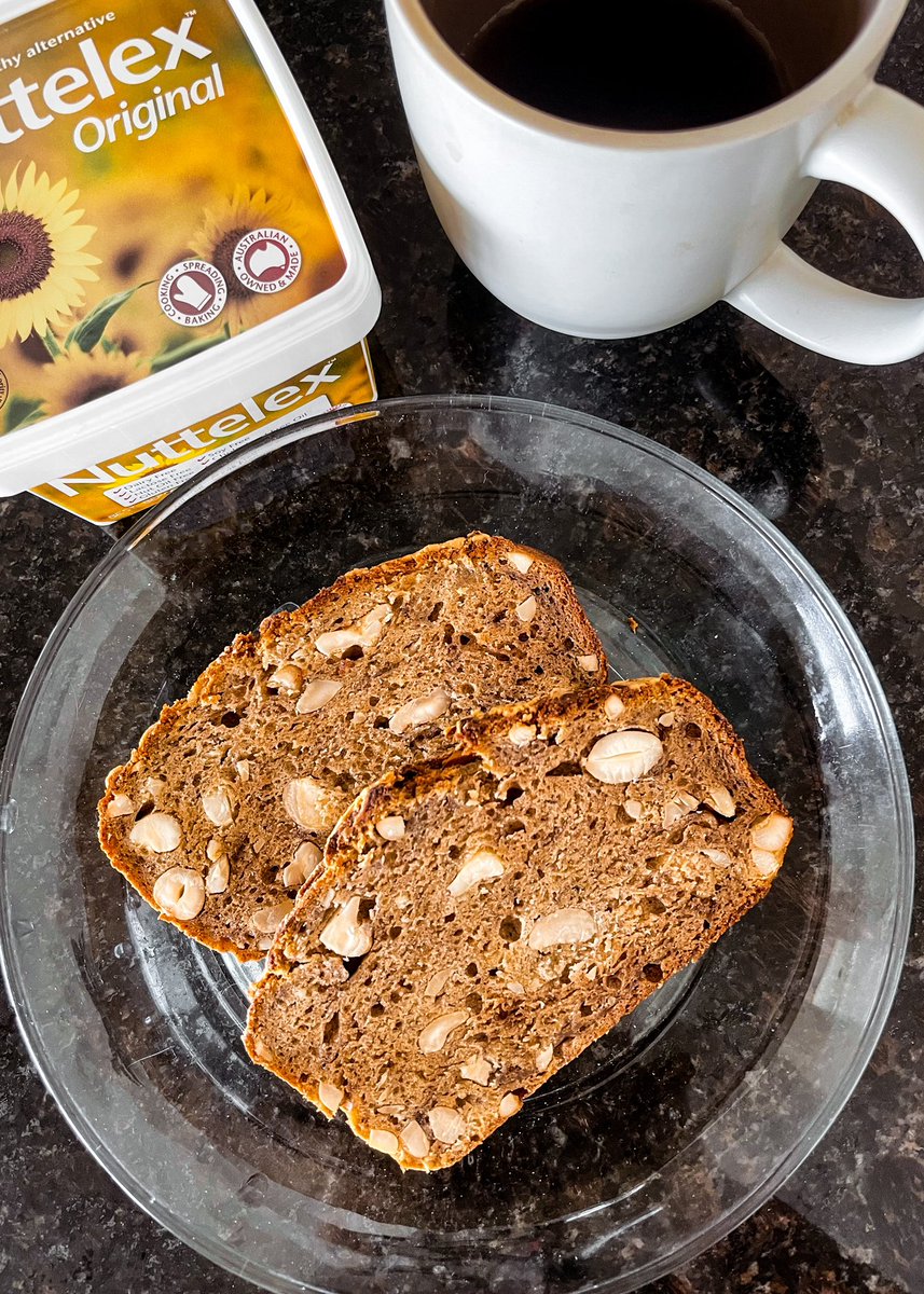 Tanytotallee's tweet photo. Banana bread lavished with PB swirls & cashew nuts from yesterday's bake
Perfect trick to lure my pickiness to absolutely obsessed in eating loads of fiber-rich fruits. Popped into a toaster, slathered with butter on & that's a portal to heaven😇
#NoGrabNoProblem #brunchbreak https://t.co/weckPGDjSQ