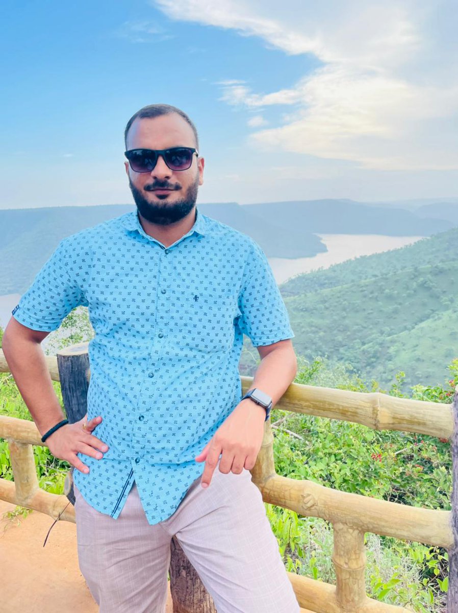 Mythreyaa's tweet photo. A sight to behold: Visited #Srisailam many times but wasn't able to catch up this spectacular location.

#OctopusViewPoint offers a picturesque view of the Krishna river backwaters tucked amid hillocks and lush green forests.

@nstr_tiger @AmrabadTiger https://t.co/O8dv3eOzZb