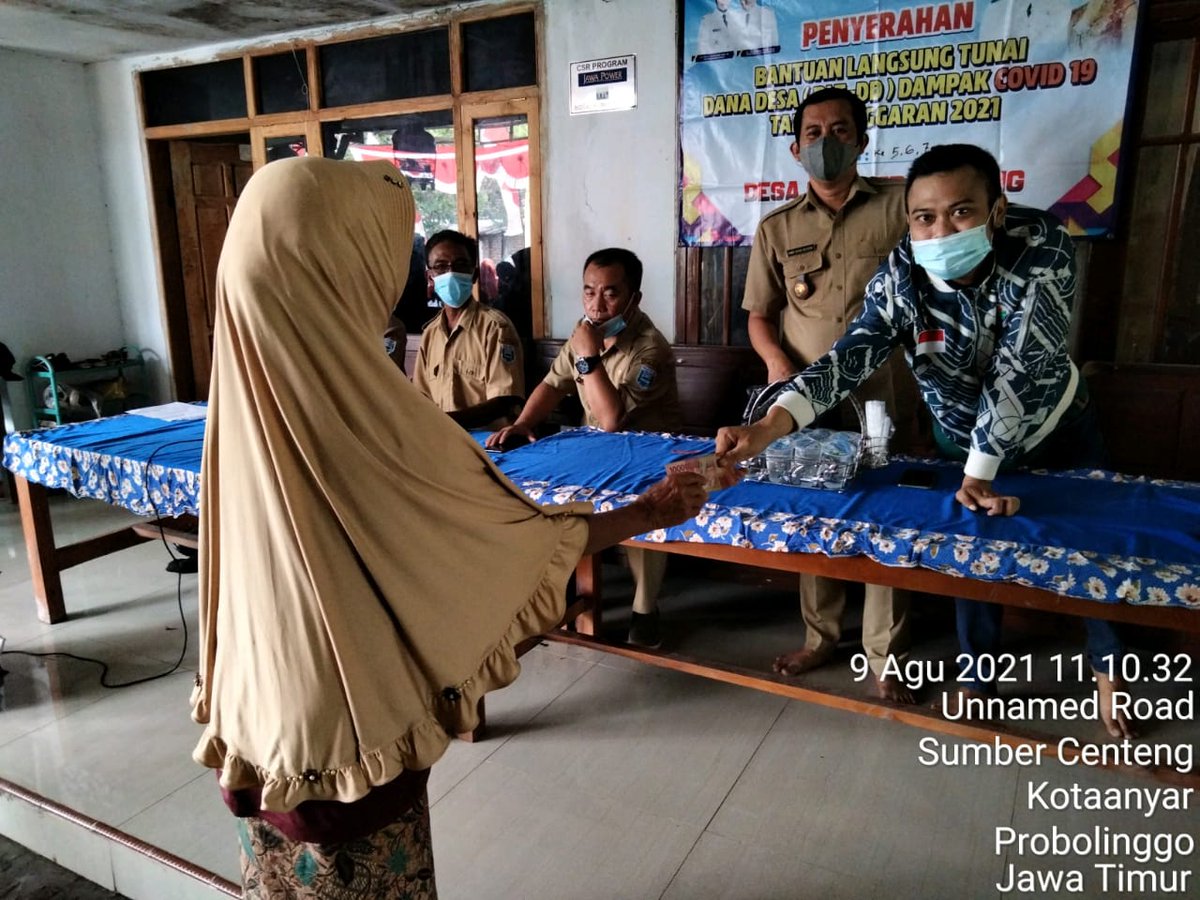 pld_kb's tweet photo. Penyaluran BLT DD Salur 5,6,7  Desa sumbercenteng   Kec kotaanyar Kab. Probolinggo
#DesaLawanCovid19
#DariDesauntukIndonesia 
#tppikabprobolinggo
@jokowi 
@halimiskandarnu 
@malik_haramain 
@imansyukri 
@kemendespdtt 
@kpw4jatim 
@ProbolinggoP3MD 
@M_arham23
@TonoProlinx https://t.co/M16aKDWiHu