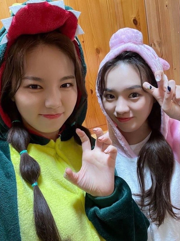 riojpeg's tweet photo. 210809 ayaka ig update with rio
#NiziU #RIO #リオ #AYAKA #アヤカ https://t.co/jpjnqbm1Y4