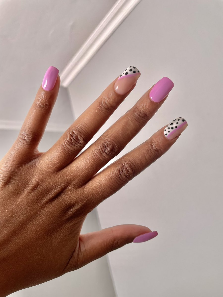 I never do any nail art...my nail tech forced me and even did it for free coz she says I’m boring! 🥴

Did she do a good job?