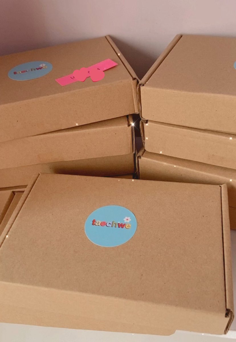 taechwecart's tweet photo. ✿ #taechweupdates ✿
{resin toploaders batch 1}
all parcels have been picked-up today. please let me know once you’ve received them! feedback with the #salamatsugie is much appreciated 🥺
thank u so much for trusting me! 🧸🍓 https://t.co/PurXcBFZyA