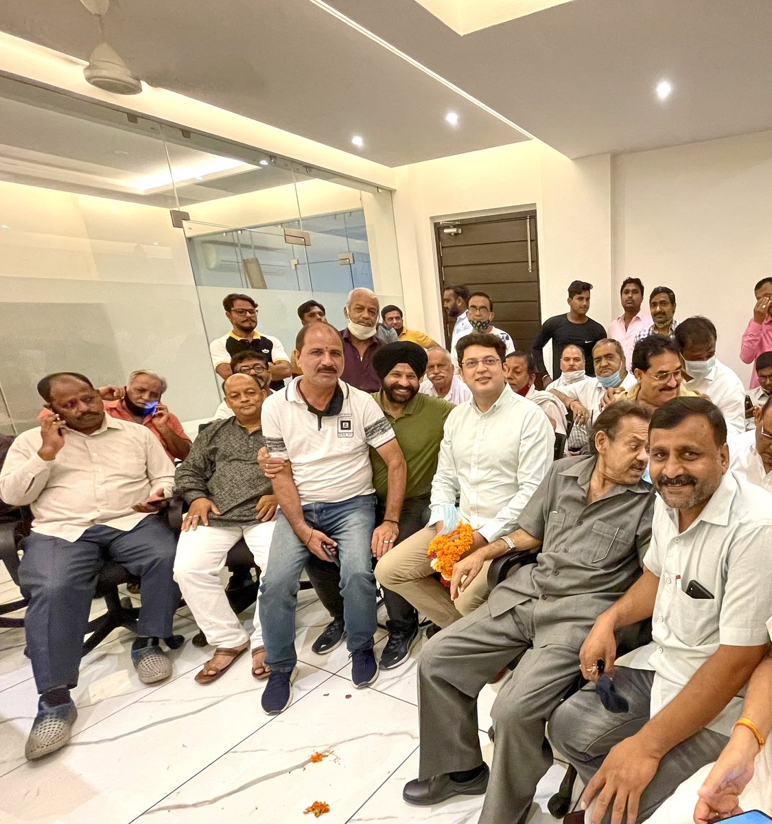 wadhwa_co's tweet photo. #StreetVendors came to meet. They looked delighted as the #WeeklyMarkets are fully resuming after a long wait of 1 year & 5 months. https://t.co/krLyKDdzl7