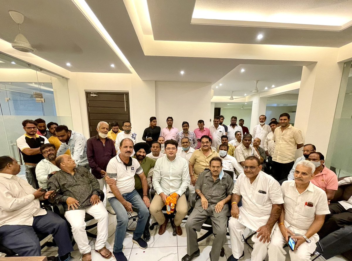 wadhwa_co's tweet photo. #StreetVendors came to meet. They looked delighted as the #WeeklyMarkets are fully resuming after a long wait of 1 year & 5 months. https://t.co/krLyKDdzl7