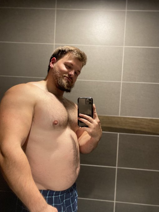 So I managed to get up to 110kg (242lb) today. 😍💪🏽 Might even be heavier than that after dinner and a