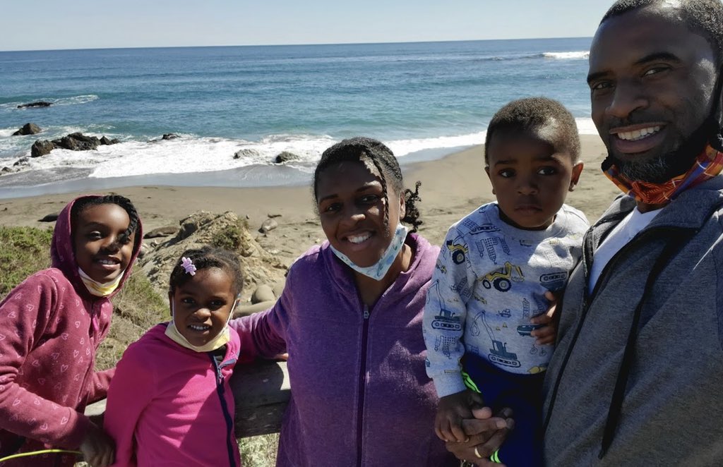 Graceyreel's tweet photo. An honest reflection on why writer #DavidHuff and his wife made an effort to get #vaccinated @ https://t.co/GwCN1jwdmS https://t.co/hZ6wzLD3kM