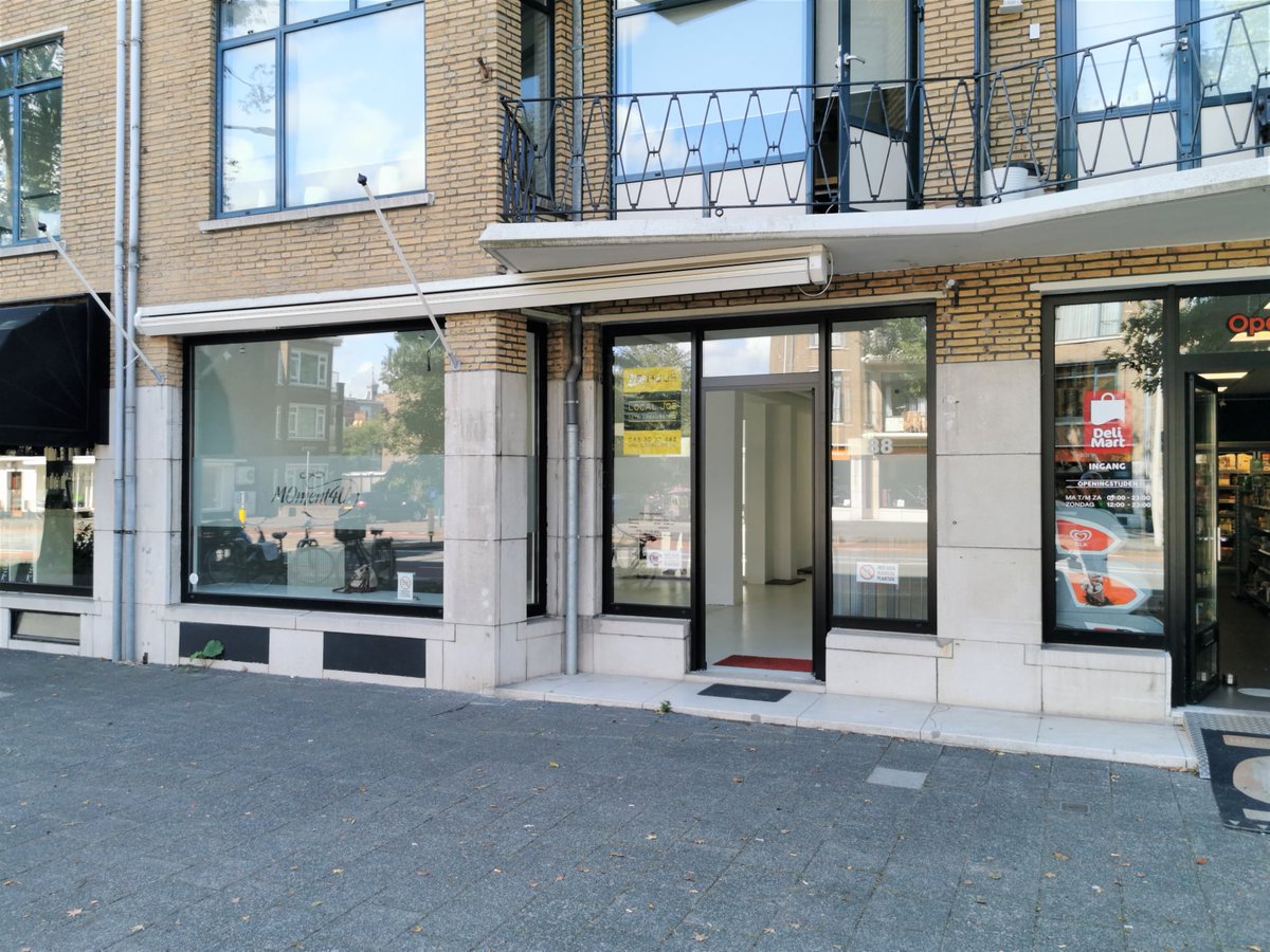 LocalJoeNL's tweet photo. #NEWPLACESAMEFACE!

Nefeli Deli vestigt zich aan de #Valeriusstraat 88 te #DenHaag.

Nefeli Deli verkoopt #Grieksedelicatessen en vers bereide Griekse gerechten.
#Verhuurder, een #particulierebelegger, werd bijgestaan door #LocalJoe.

https://t.co/Pe6XADo55d

#winkelruimte https://t.co/wBLrG7IZWm