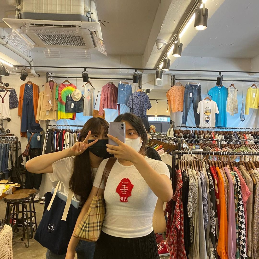 DearMyHina's tweet photo. 210809 #헤린 인스타그램 🖤
🔗 https://t.co/AFjgWD72By https://t.co/U6MppDwSZD