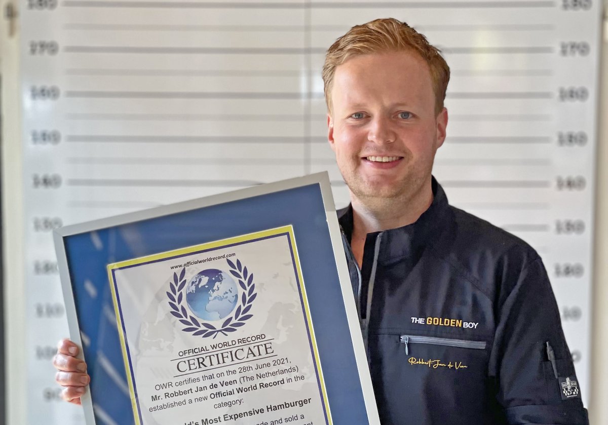 Hij is officieel wereldrecordhouder! Nee, niet op de Olympische Spelen, maar gewoon in Voorthuizen! Gefeliciteerd <a href="/RobbertdeVeen/">Robbert de Veen</a>! bit.ly/3fKHCJi