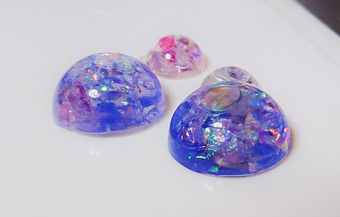 UVライトを買ったので作って見たかったやつ〜〜 綺麗〜〜こういうのが好き 