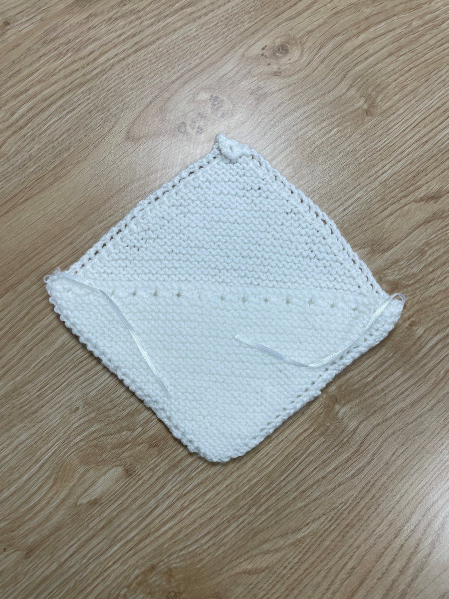 WelshAmbulance's tweet photo. The Welsh Ambulance Service has introduced ‘cuddle pockets’ so that stillborn babies can be transported to hospital with compassion. The bespoke hand-knitted pockets aim to ensure that bereaved parents and their babies are treated with dignity. Full story: https://t.co/GZLrzqOmrz https://t.co/TB3Nq9SWX9