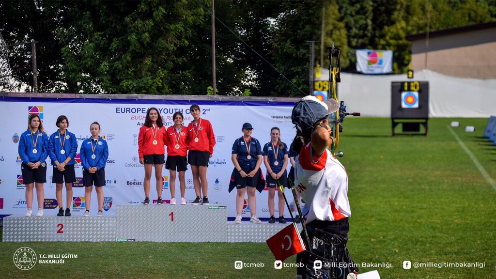 🏹Muğla Yatağan Anadolu Lisesi öğrencilerimizden Hazal Burun, Bükreş'te devam eden Avrupa Gençler Okçuluk Kupası'nda, kadet kadınlar ve takımlarda ülkemize şampiyonluk sevinci yaşattı.

Bakan Özer: Muğla’mıza yüreklere su serpen bir gurur yaşatan Hazal evladımızı tebrik ediyorum.